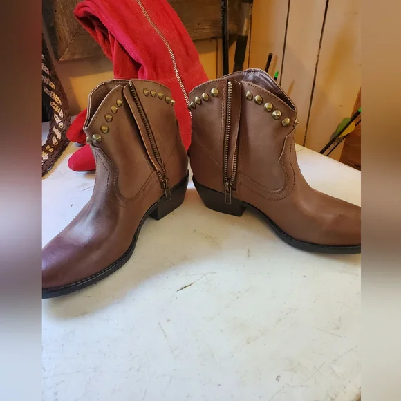 Boots - Picture 2 of 2